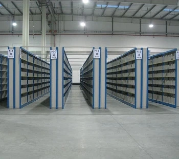 Biblioteca de metall prestatgeria